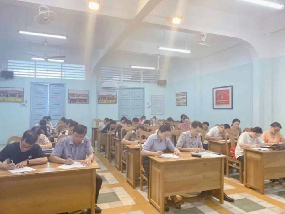 Trường Tiểu học Trưng Vương - Tổ chức Hội thi giáo viên “Viết chữ đẹp” năm học 2024-2025